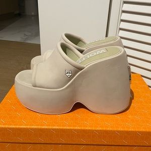 50% OFF Naked Wolfe Mighty Oat Platform Sandal Size 8 US/Size 38 EU